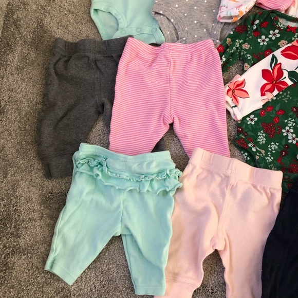 Newborn Bundle Short Sleeve Long Sleeve Onesies and Pants - Picture 5 of 6